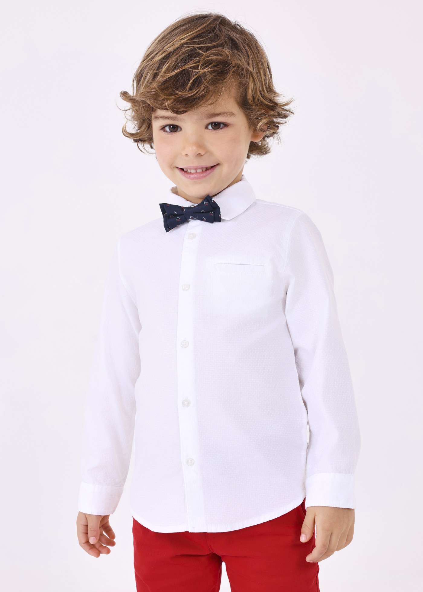 Camisa infantil Better Cotton com gravata borboleta