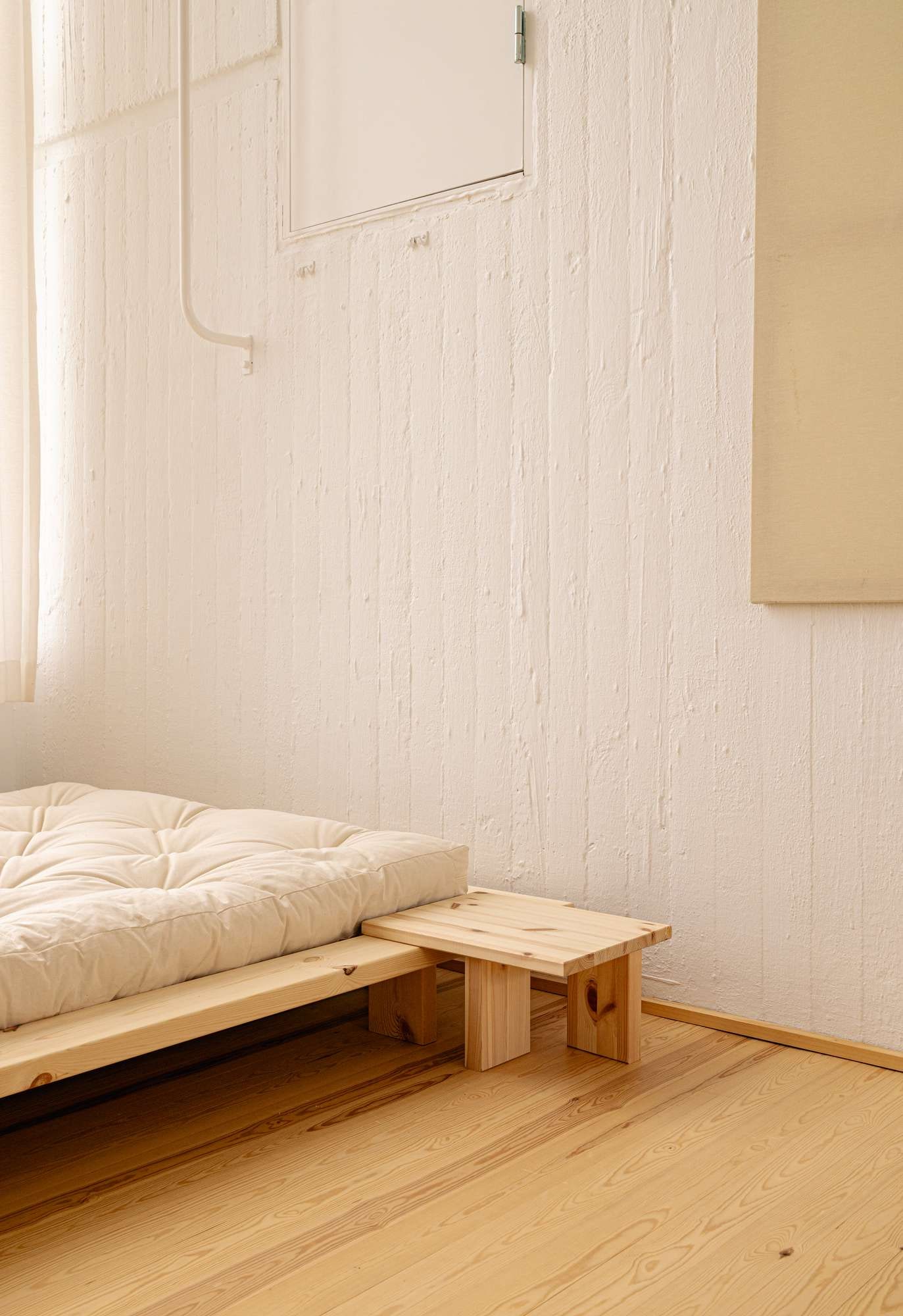 Karup Design Nachttisch »Japan Bett-Tisch, FSC®-zertifiziertes Massivholz,made in Europe« Speziell für das Japan-Bett entworfen – perfekt integriert & passend