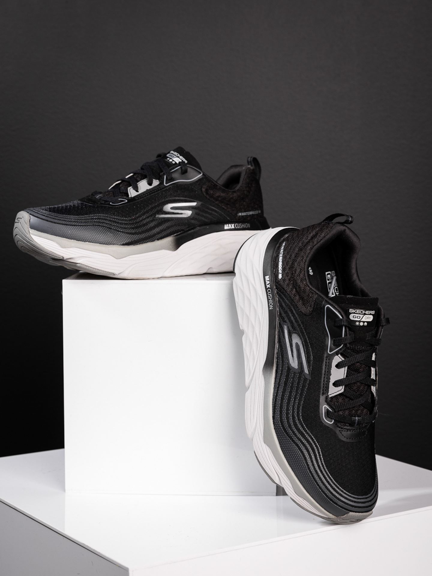 Max Cushioning Elite Waterproof