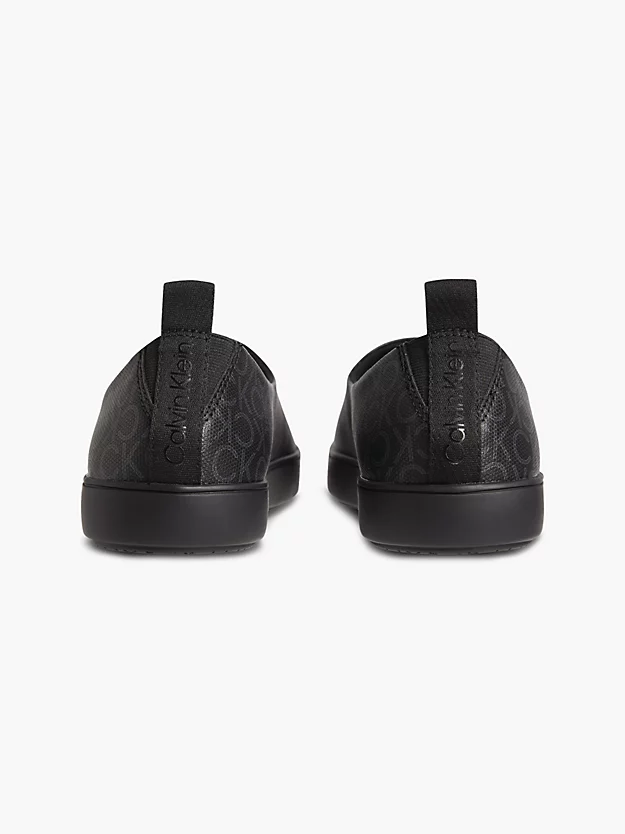 Chinelo com logotipo reciclado