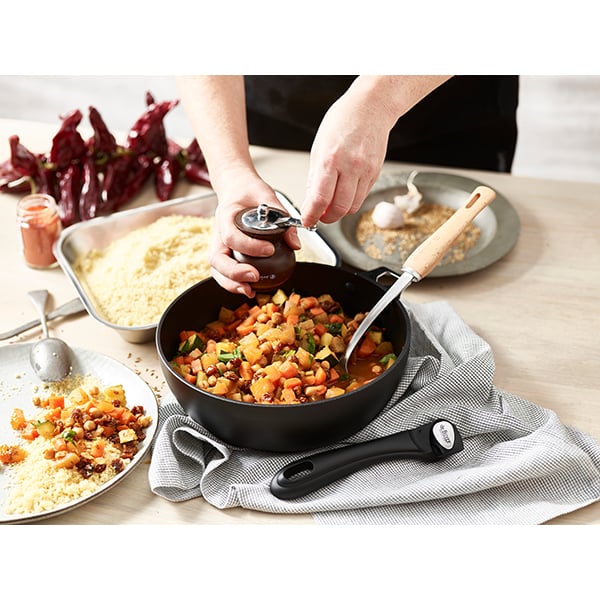Sauteuse bombée 24 cm Choc Intense amovible De Buyer