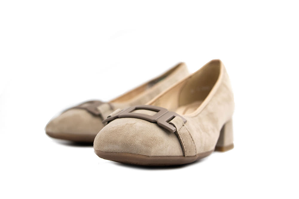 Ara Pump Sand Suede