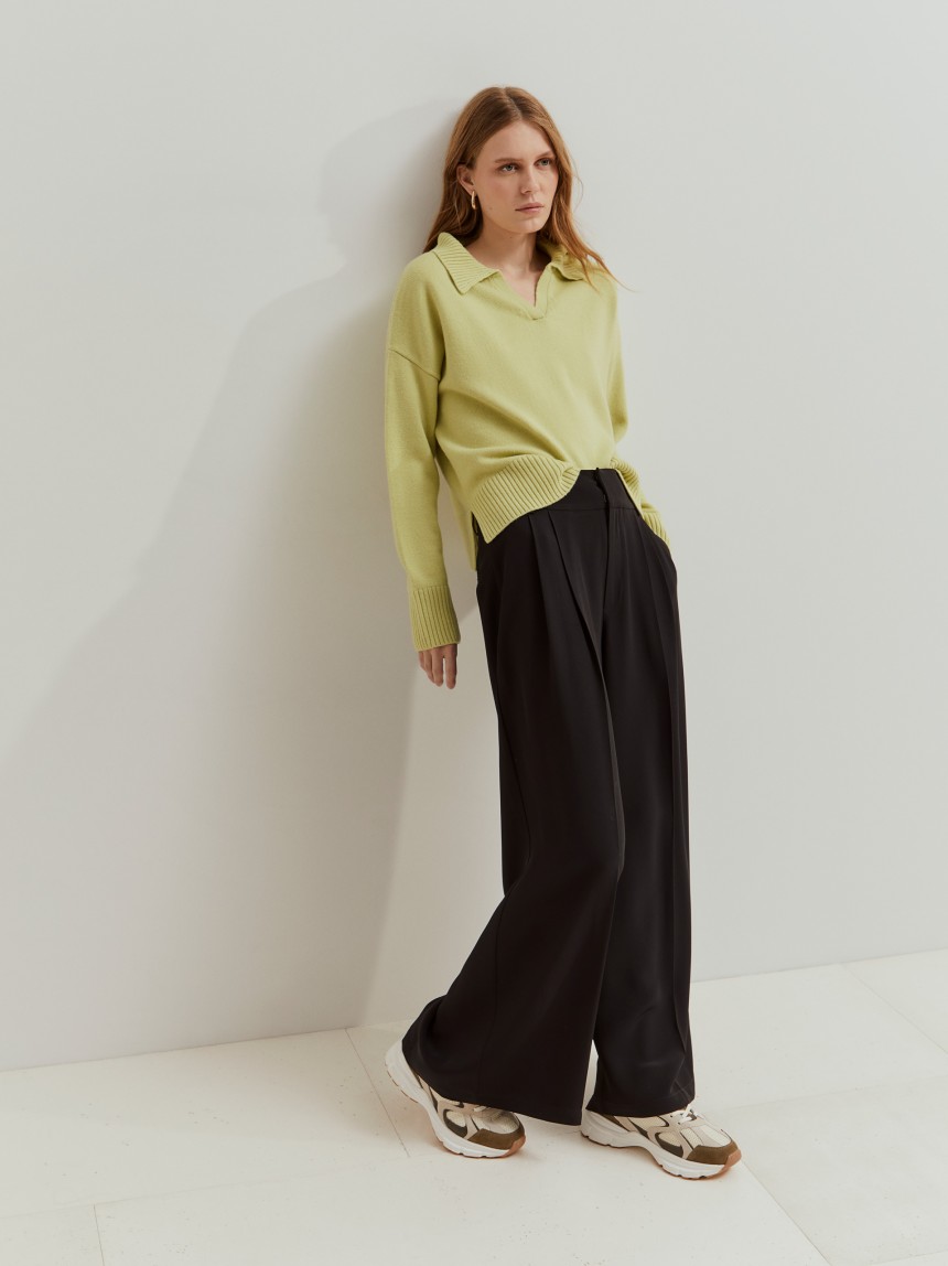 Camisola de lã com decote em V