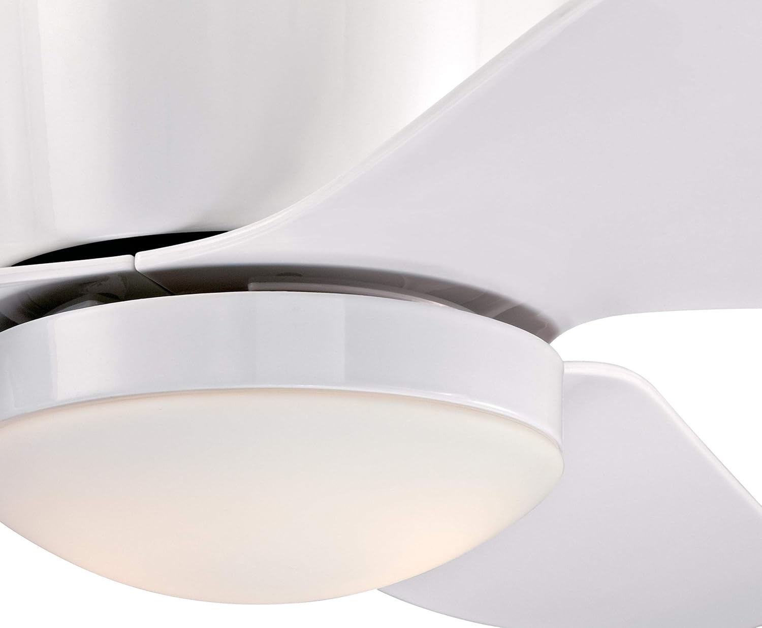 117 cm Deckenventilator Carla von Westinghouse Lighting mit Beleuchtung und Fernbedienung, Ausführung in Weiß, inkl. dimmbare LED-Leuchte mit Opalmilchglas
