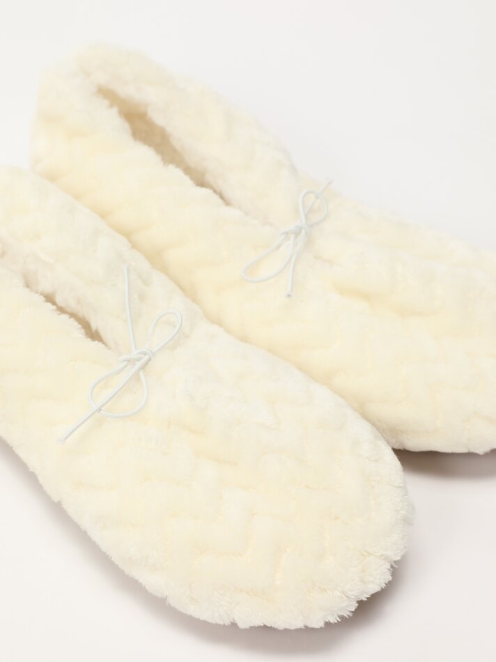 Chinelo peludo - Cru