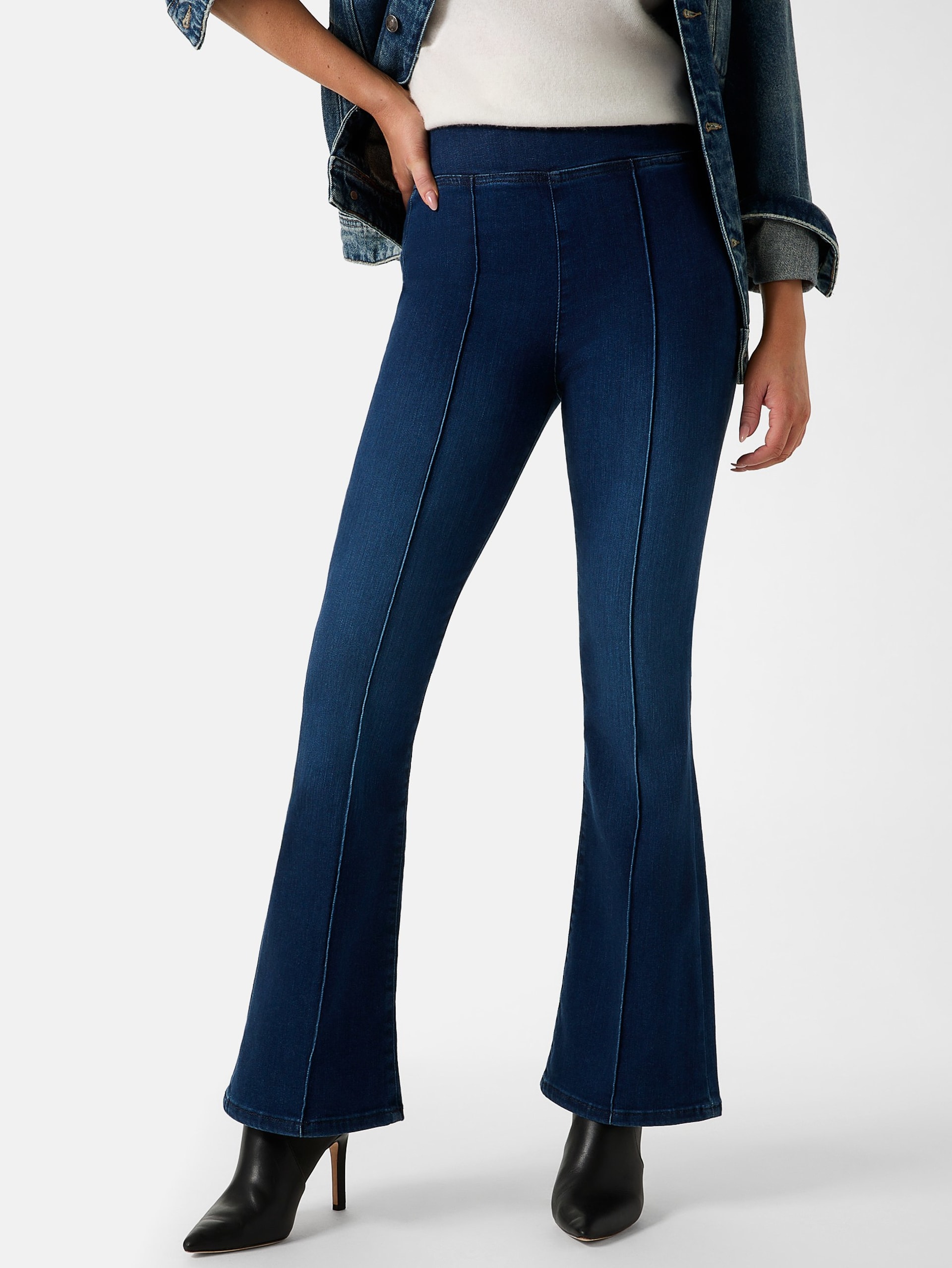 Calça jeans flare ecológica e sexy