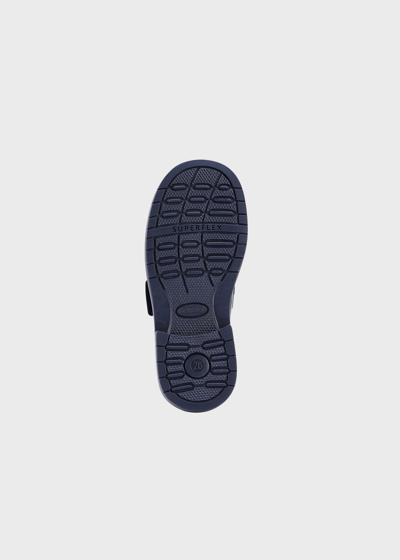 Sapato escolar com fecho de velcro