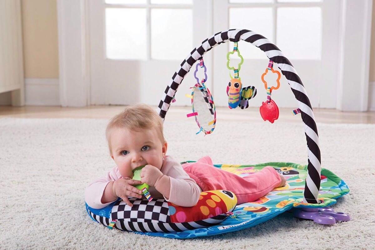 Aktivitetstæppe Til Baby - Lamaze - Freddie The Firefly Gym