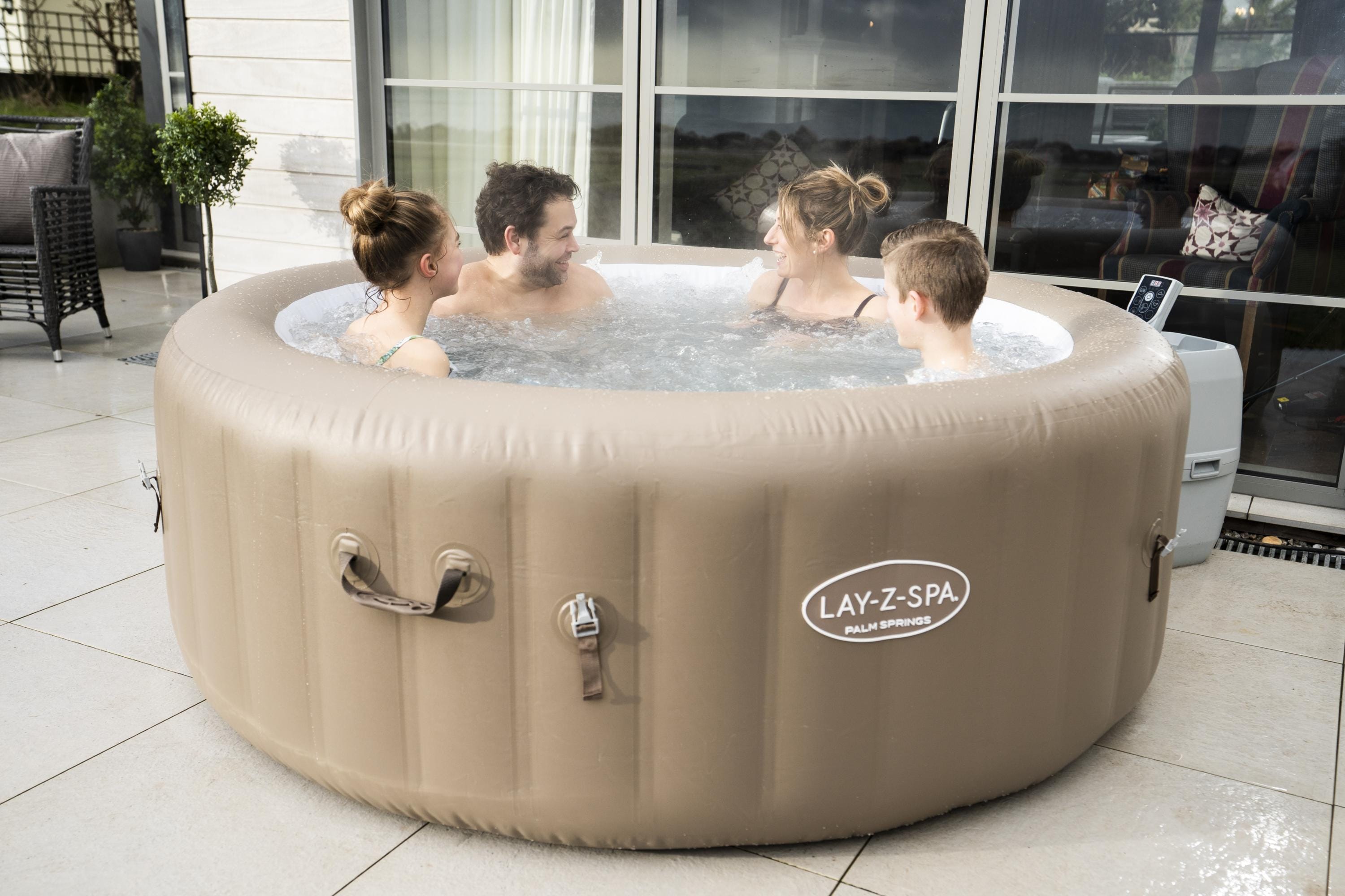Bestway® LAY-Z-SPA® Whirlpool Palm Springs AirJet™ Ø 196 x 71 cm, rund