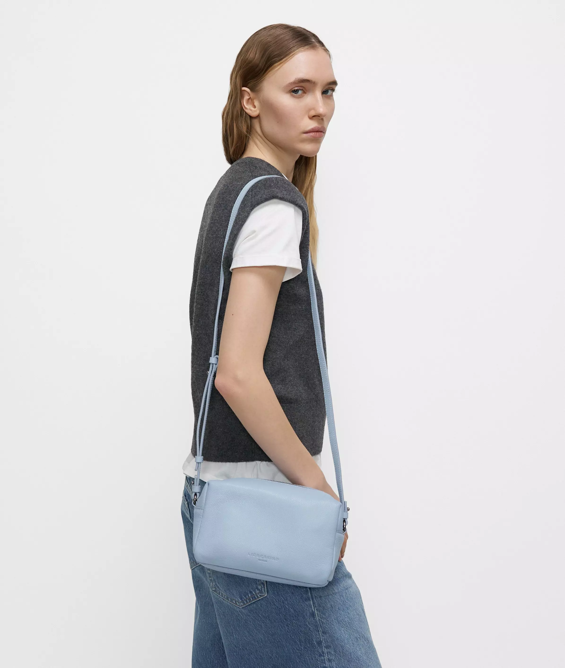 Hera II Crossbody S Handy crossbody bag made from cowhide