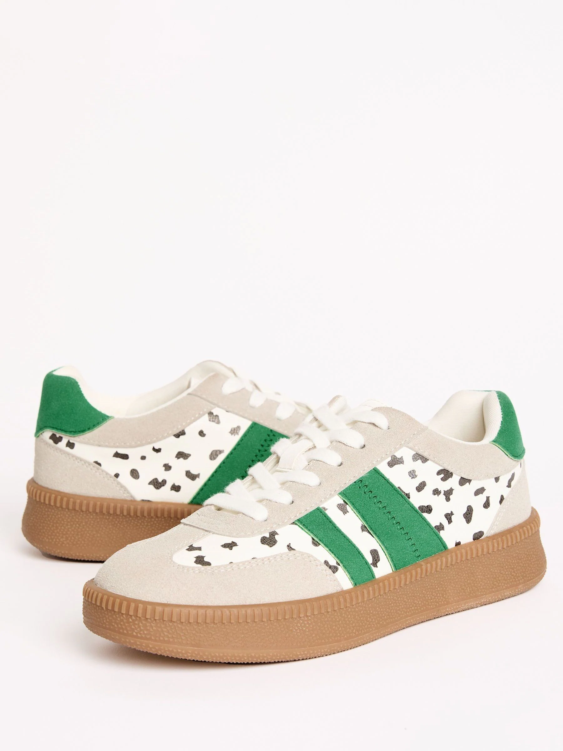 Wit met stippen - Friends Like These retro sportschoenen met veters en rubberen zool