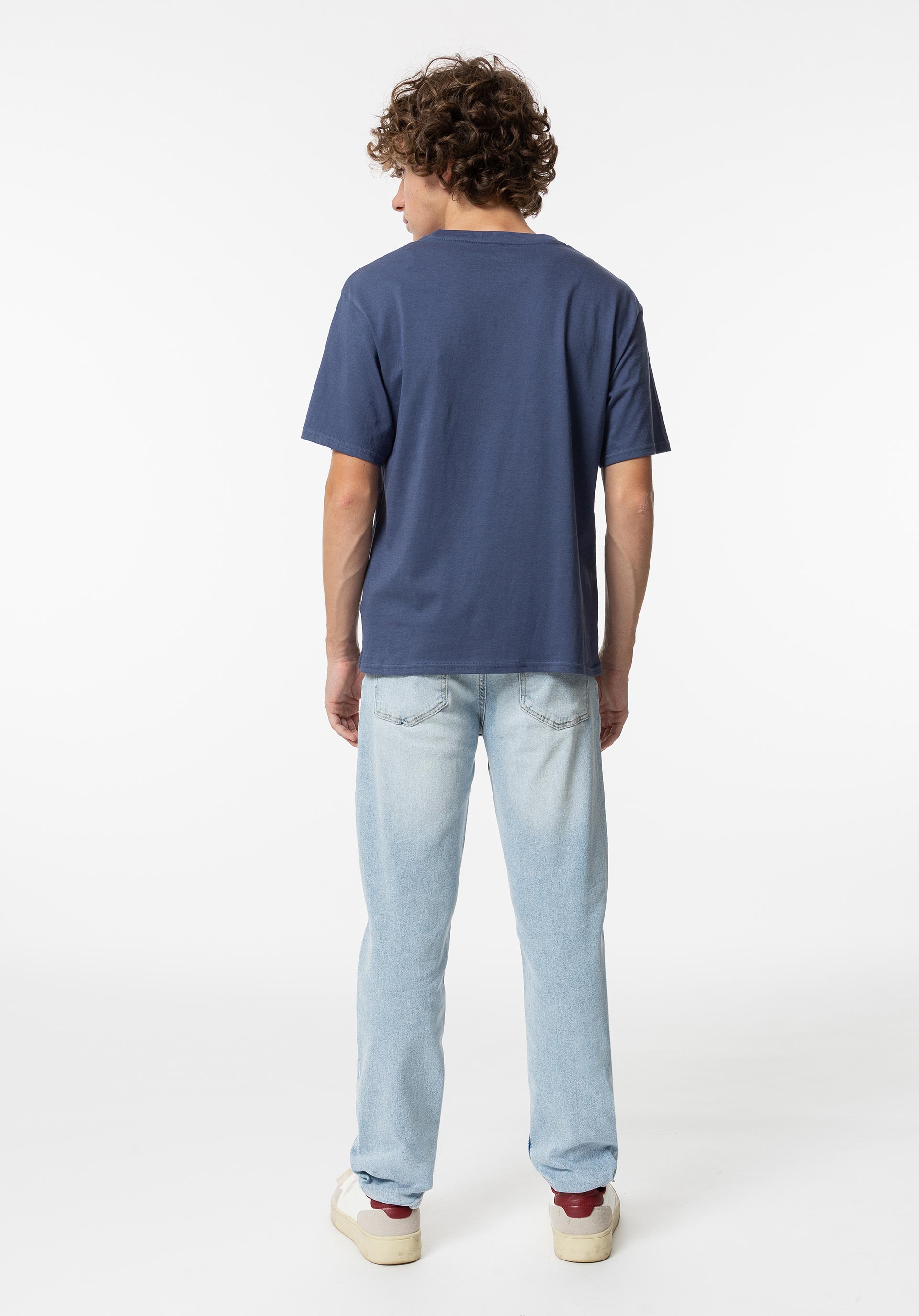 Jeans Trevor Straight Fit com Rasgões