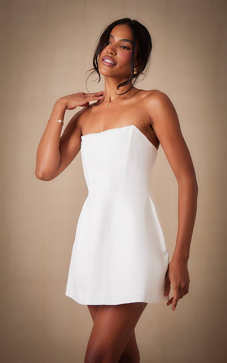 Blanc Robe Fourreau Premium En Tissu Tissé Avec Détails Bustier À Baleines