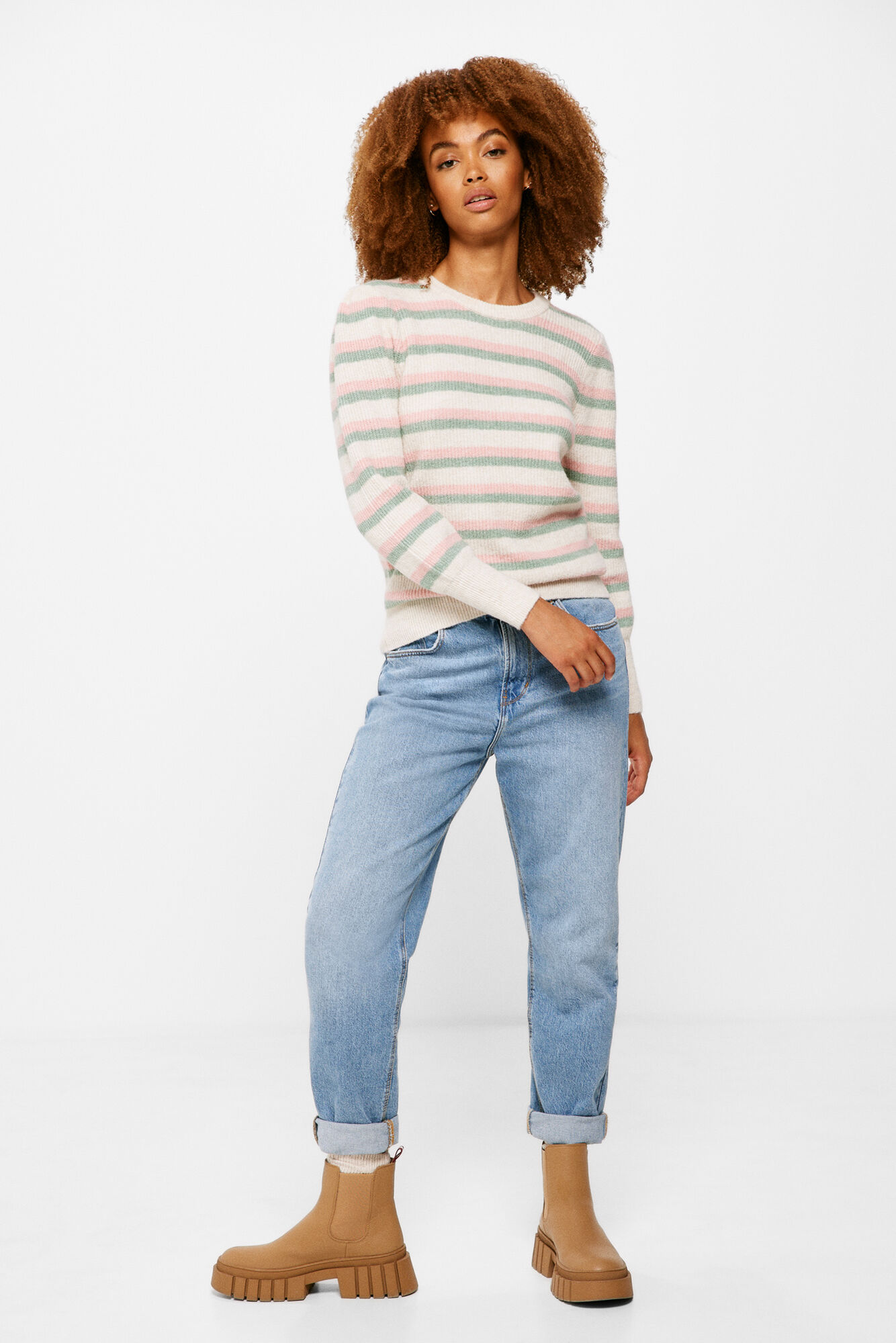Camisa listrada com mangas volumosas