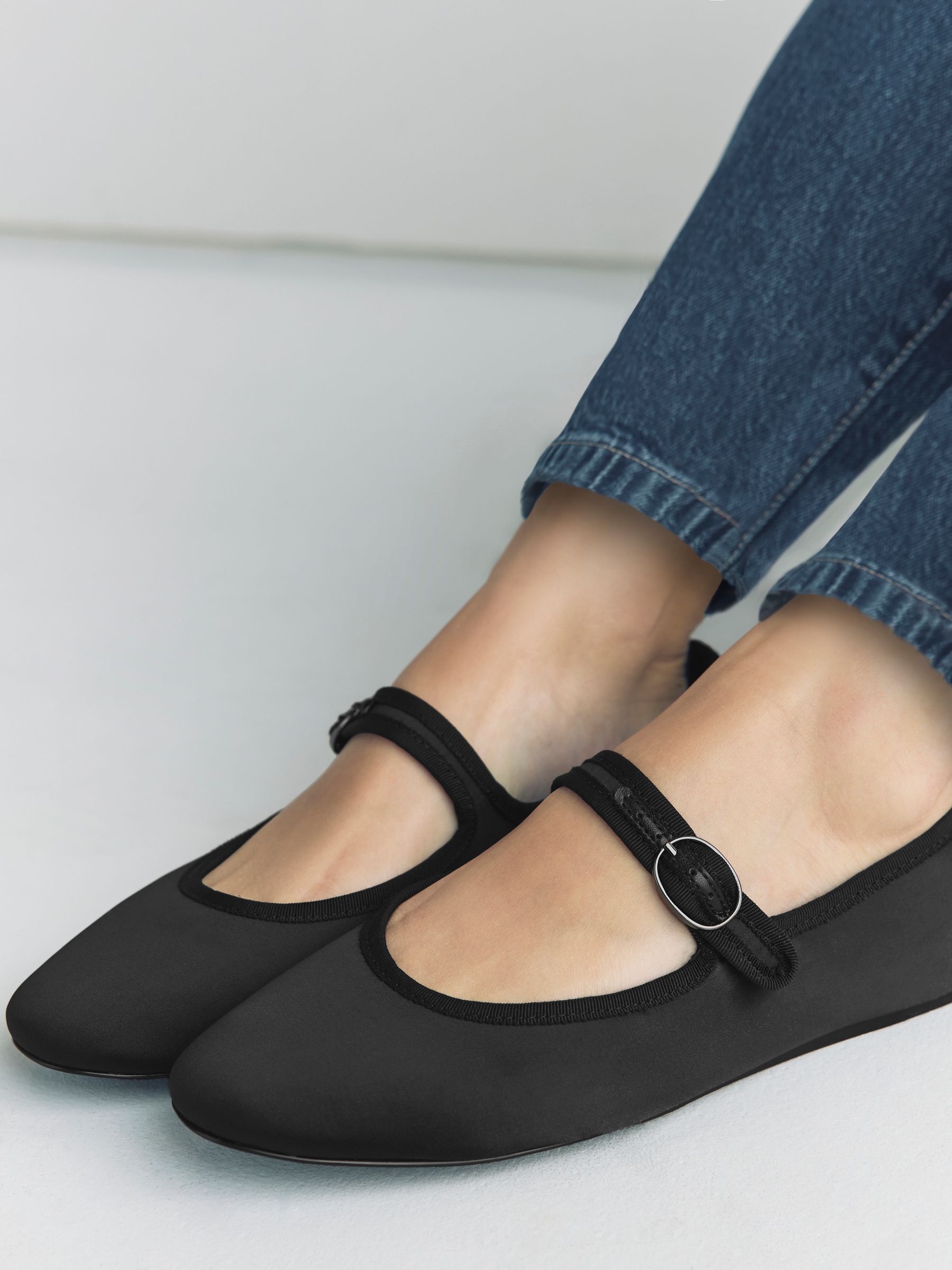 Zwarte satijn - Forever Comfort Round Toe Buckle Detail Mary Jane Shoes