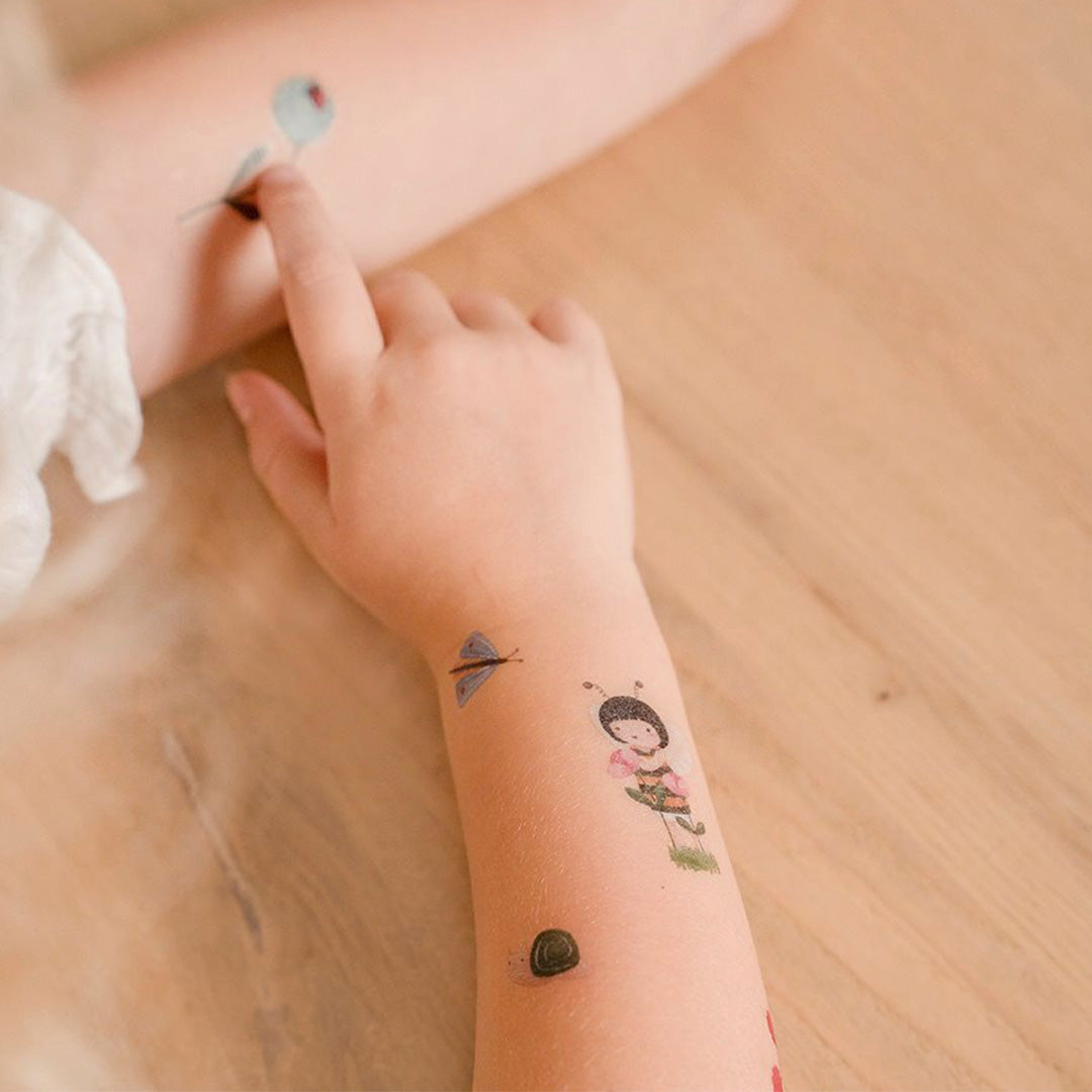 Little dutch tattoo's rosa and friends