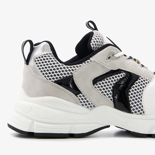 Blue Box dames dad sneakers met lak details