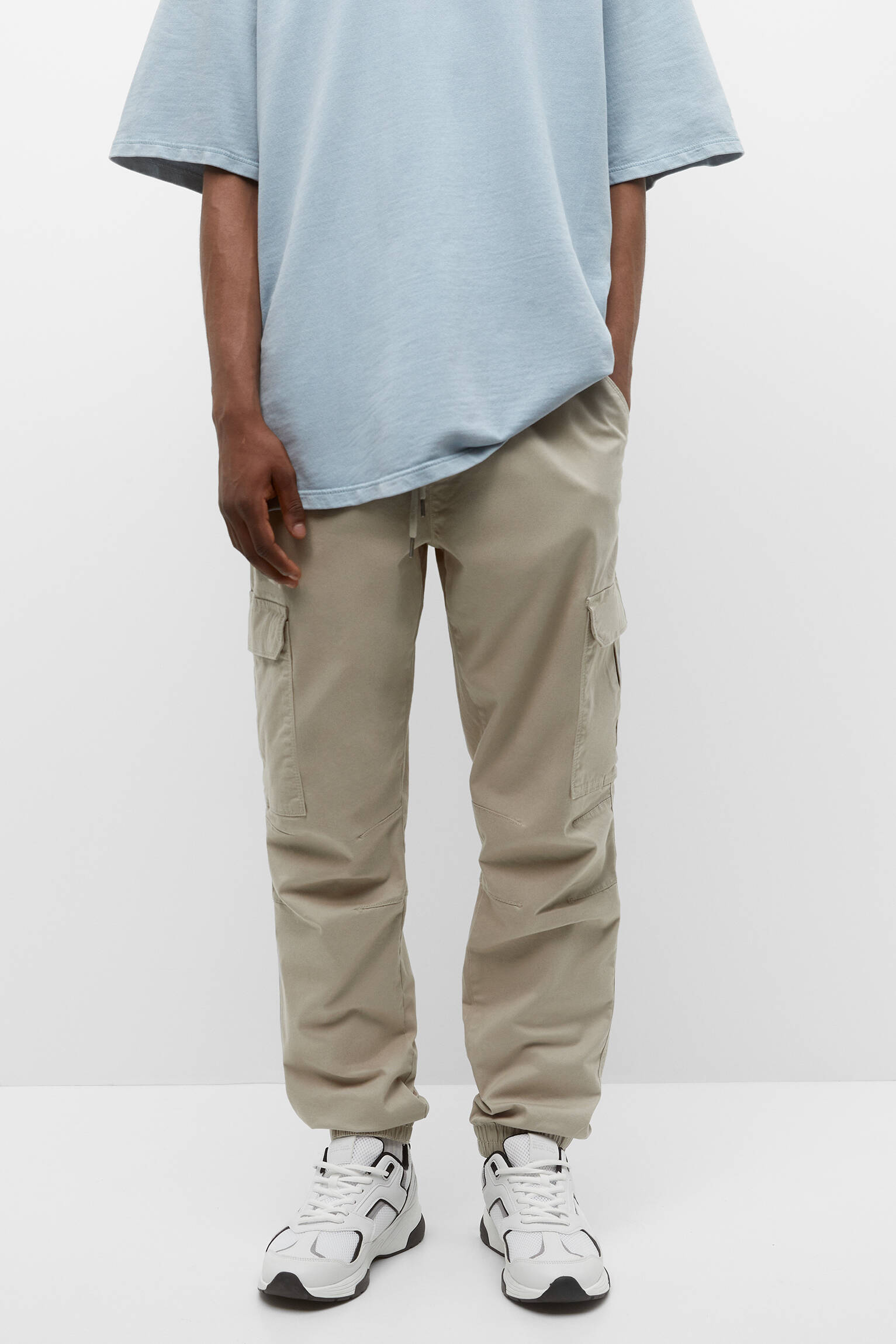 Calça jogger cargo básica - Areia