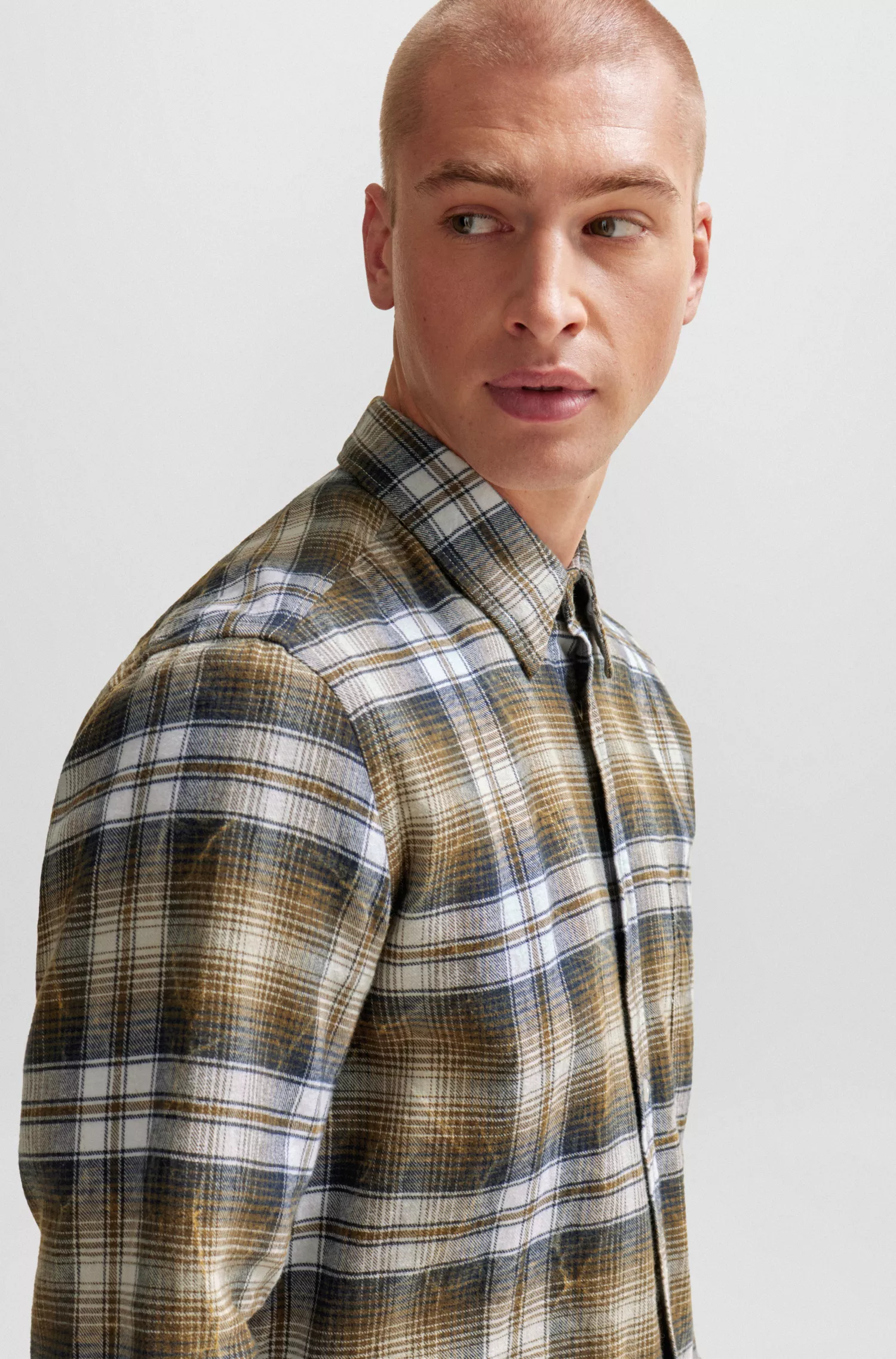 Camisa BOSS laranja, corte regular, em flanela de algodão xadrez.