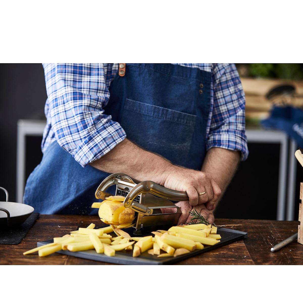 HOLM Cutting board 44 x 30 x 1 cm