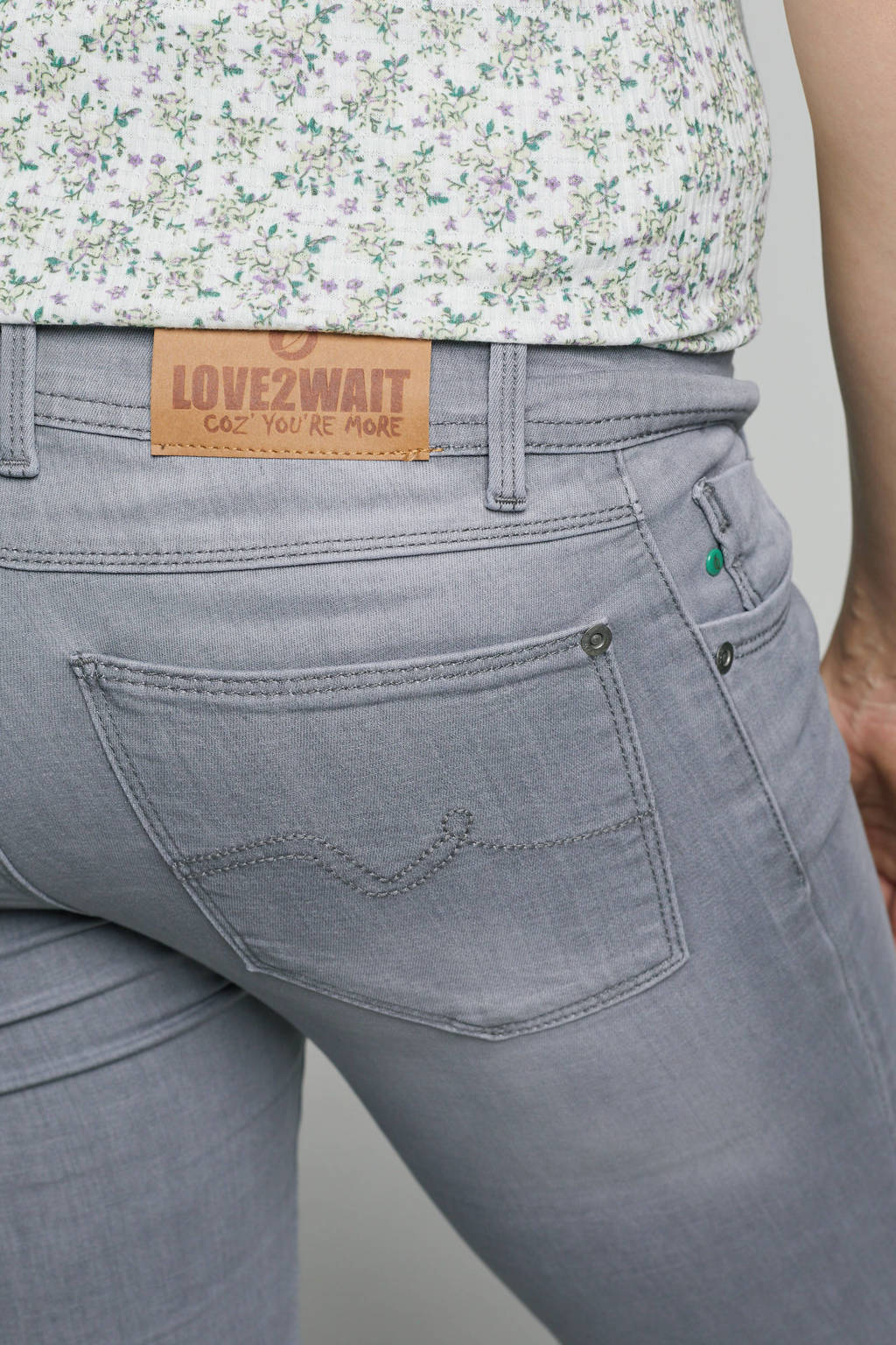 LOVE2WAIT super skinny zwangerschapsjeans grijs