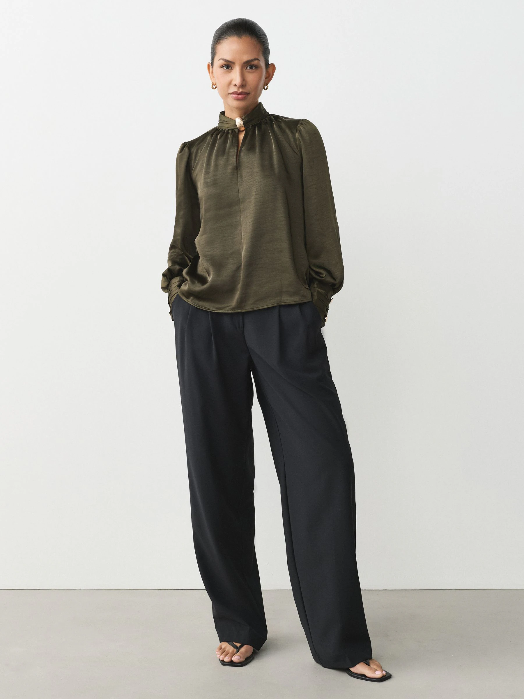 Kakigroen - Gold Hardware Long Sleeve Satin Blouse
