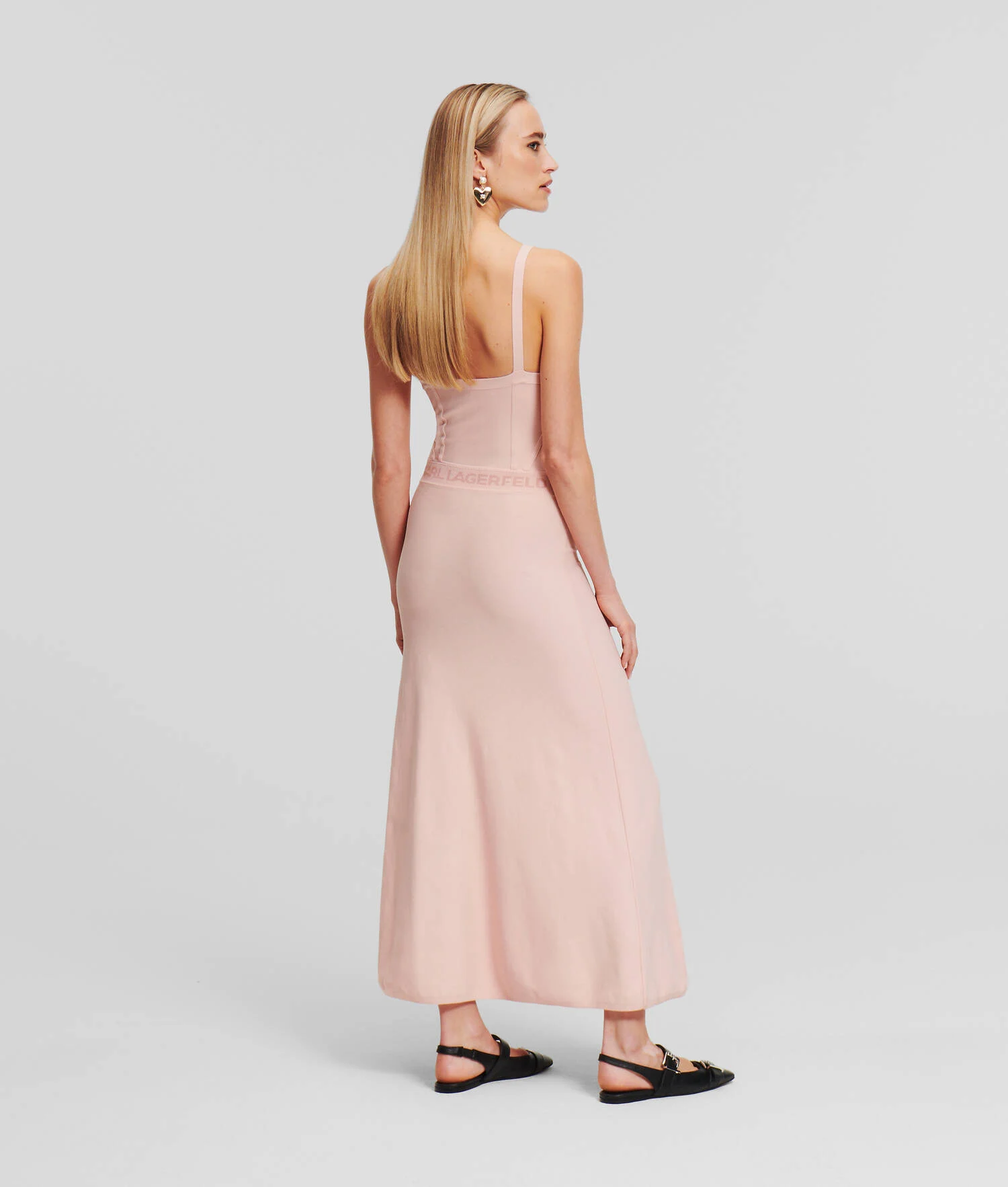 ROBE EN TRICOT À BRETELLES