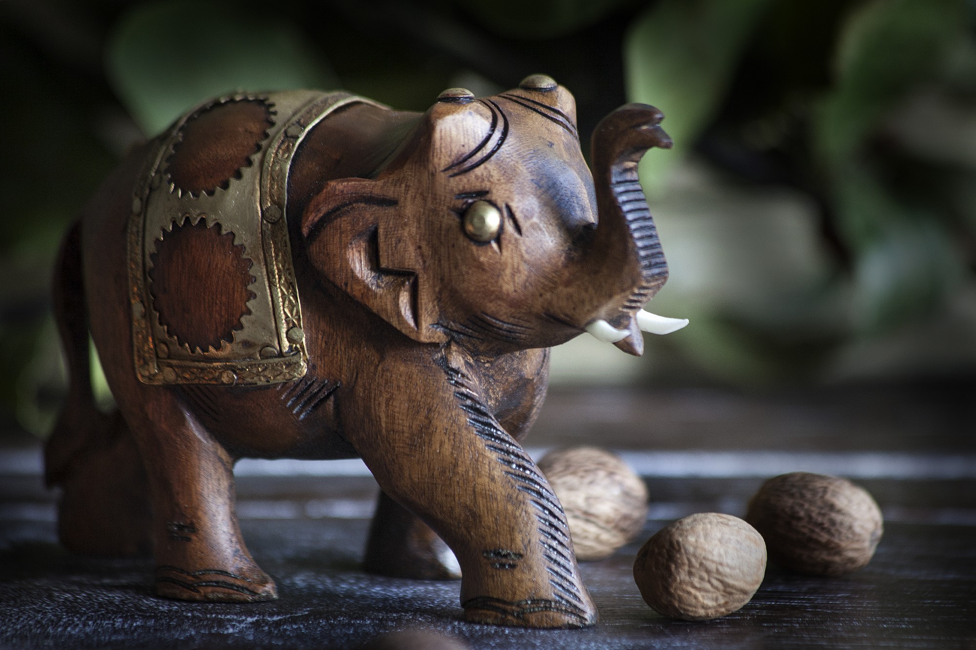 Elefant aus Holz und Messing, braun, messing, H 8 cm, B 11 cm, T 5 cm von fischer's lagerhaus