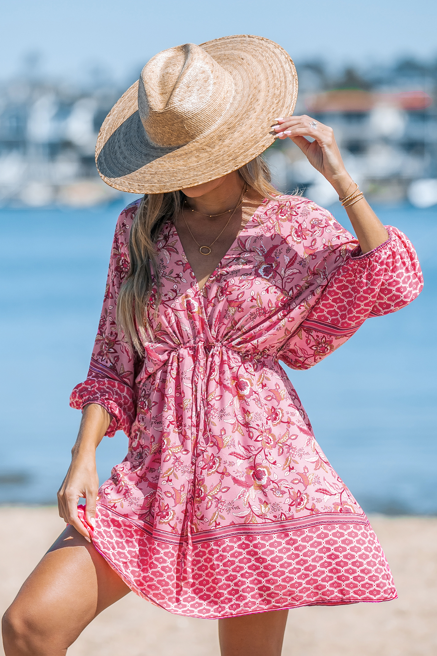 Robe mini à nouer dans le dos et imprimé floral paisley