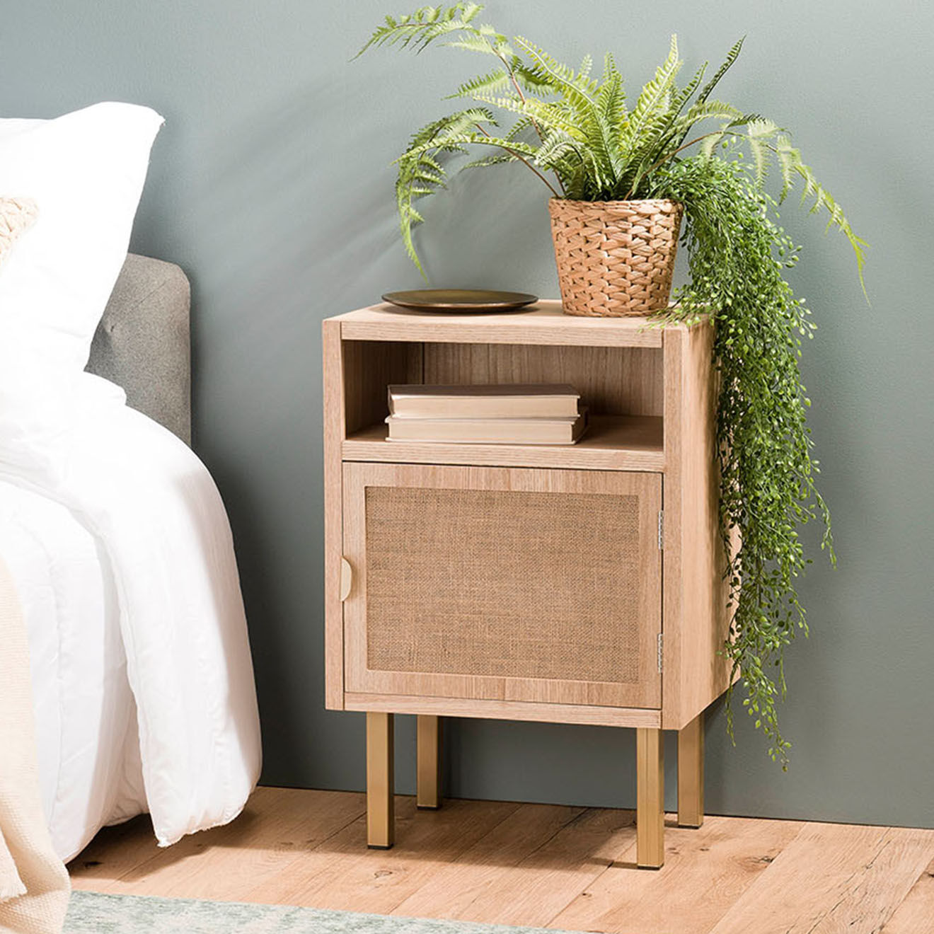 Macabane Chevet 1 niche 1 porte toile de jute aline bois/dorée - 40x30x59.5 cm