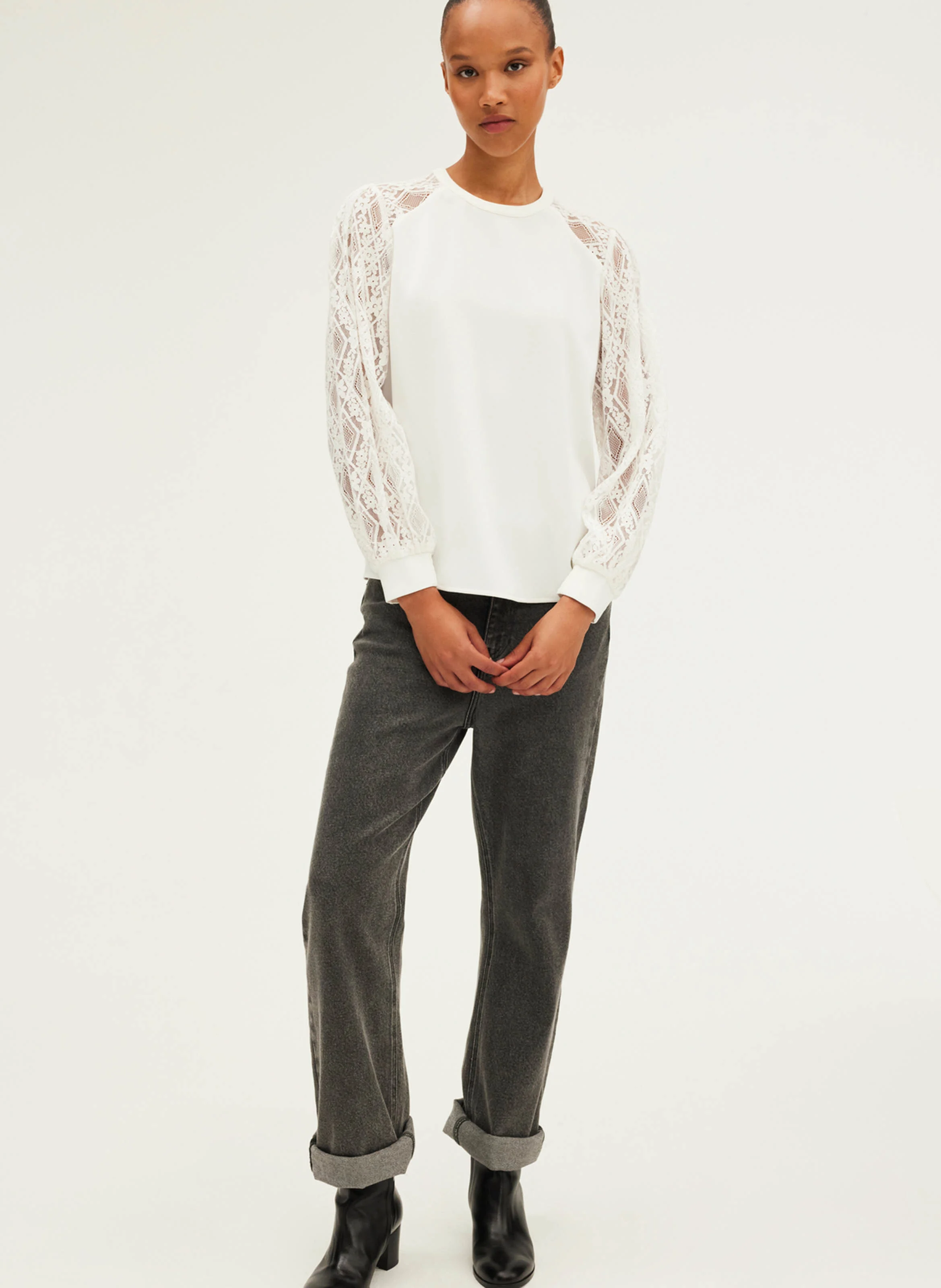 BRELLE - Top col rond droit en dentelle | Beige