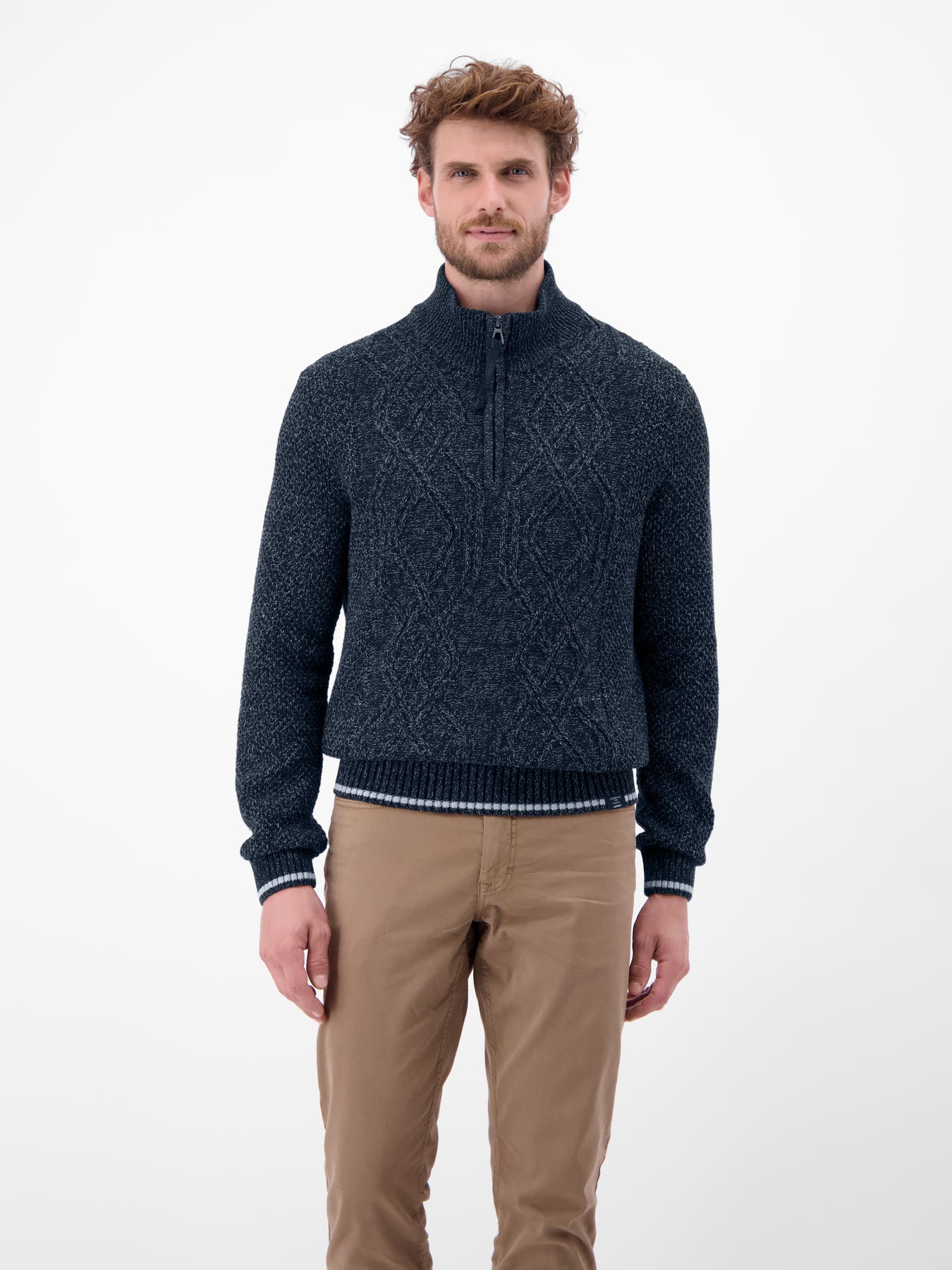 Strickpullover mit Zopfmuster und Troyerkragen