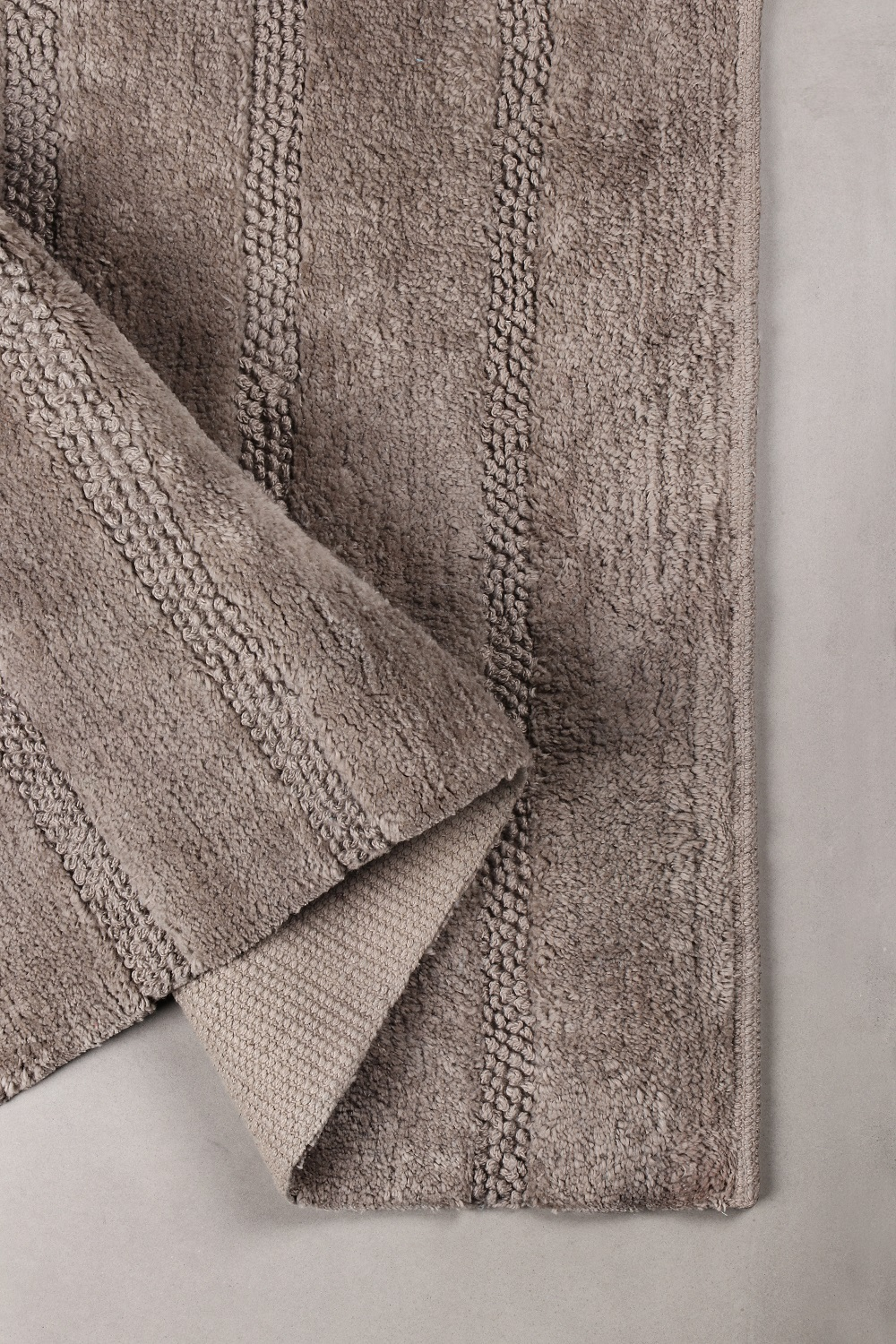 Differnz Stripes badmat 45x75cm taupe
