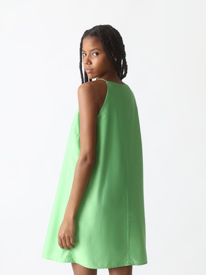 Vestido curto com decote halter - Verde claro