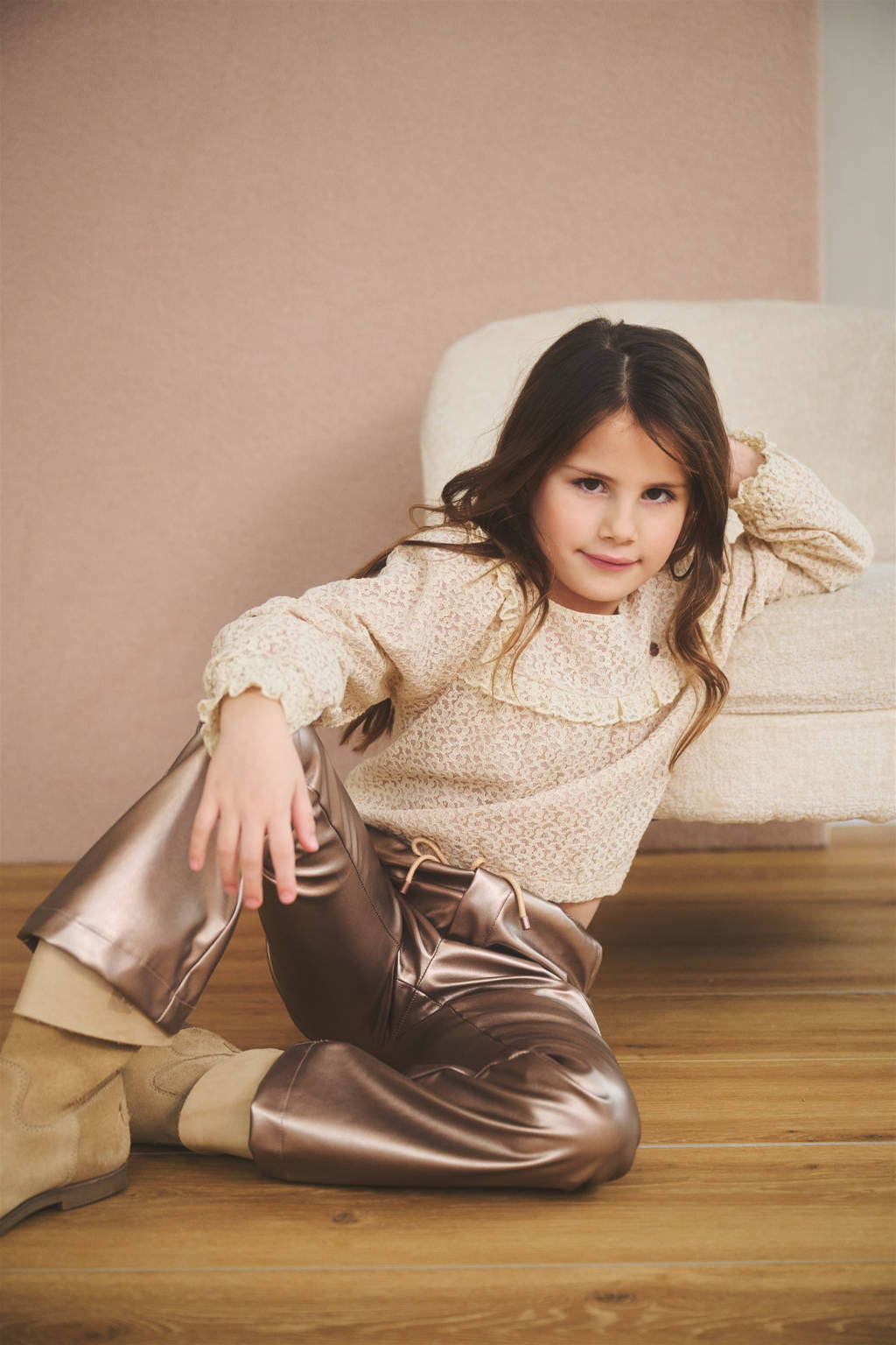 NONO imitatieleren bootcut broek Suna zand metallic