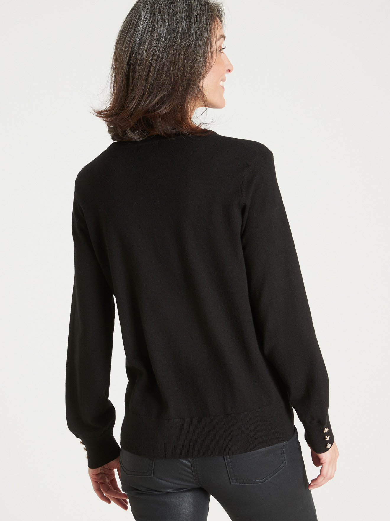 Pull boutons-bijoux aux manches