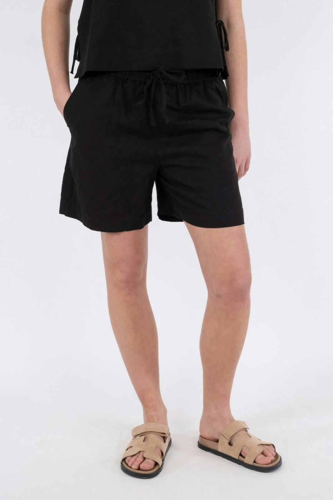 Neo Noir Shea Linen Shorts black