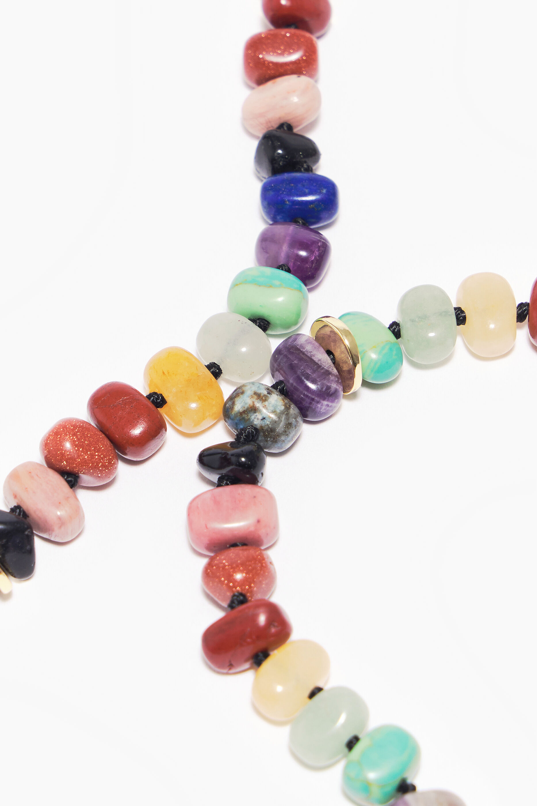 colar com pingente de pedra multicolorida
