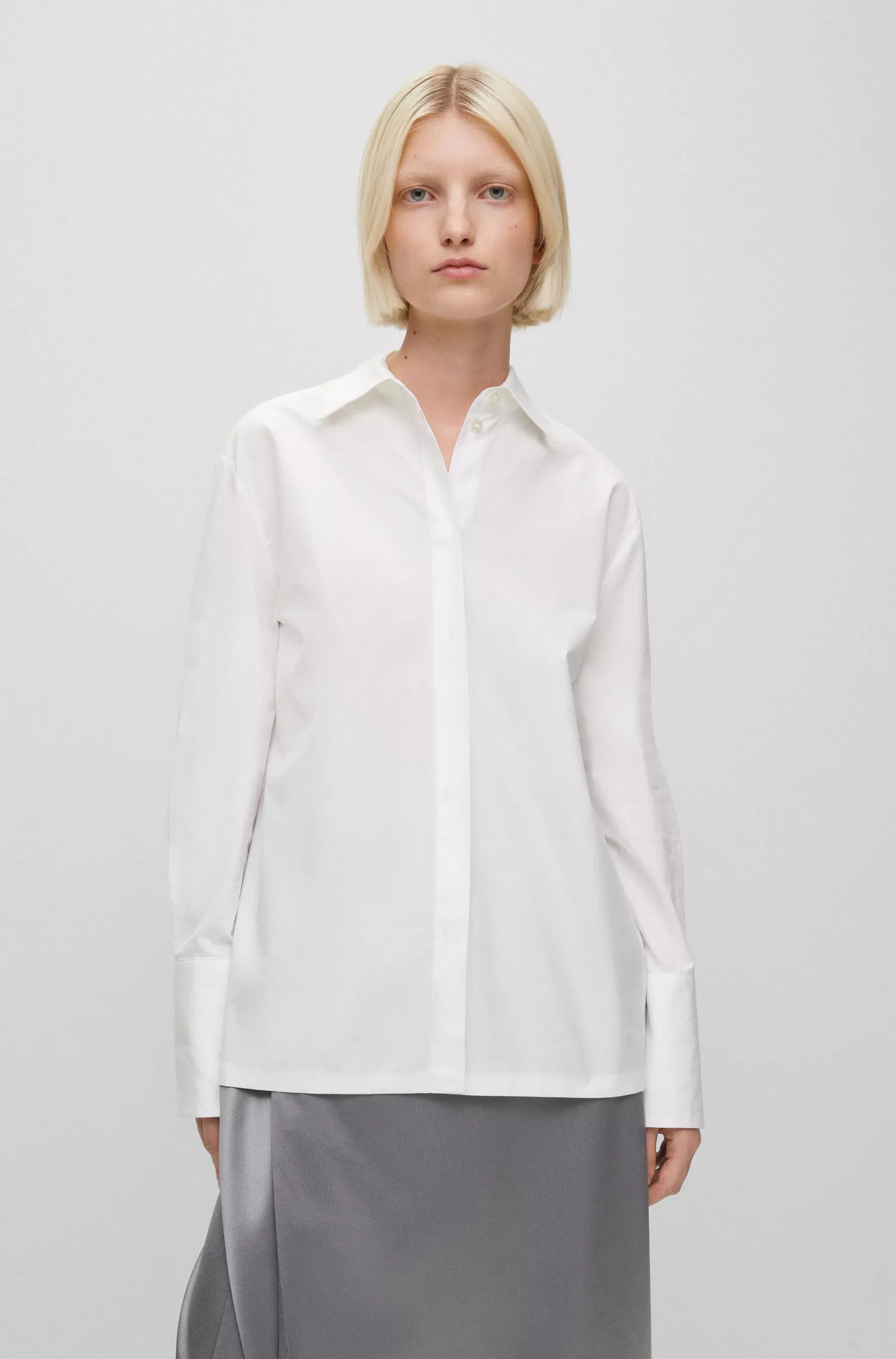 Camisa BOSS preta de algodão popeline com corte reto