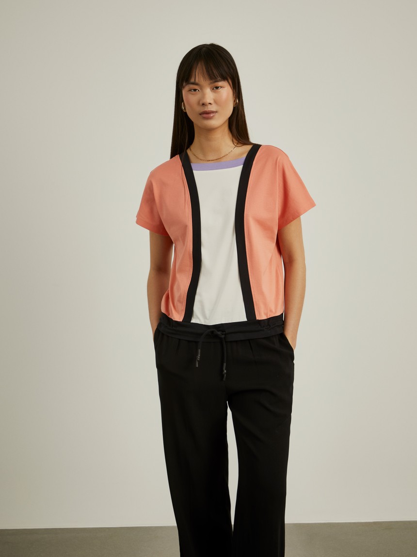 T-shirt color block com cintura ajustável