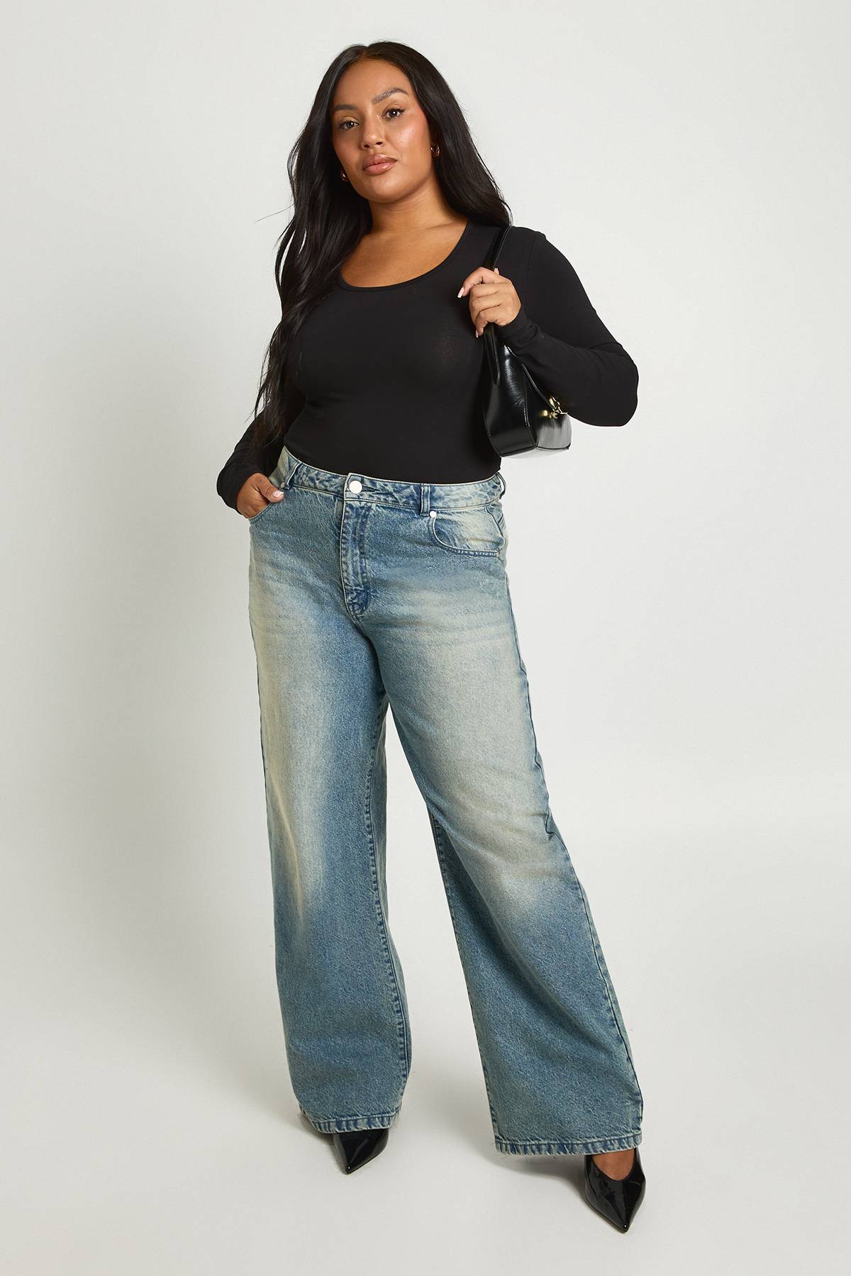 boohoo Body grande taille à manches longues, décolleté en cuillère