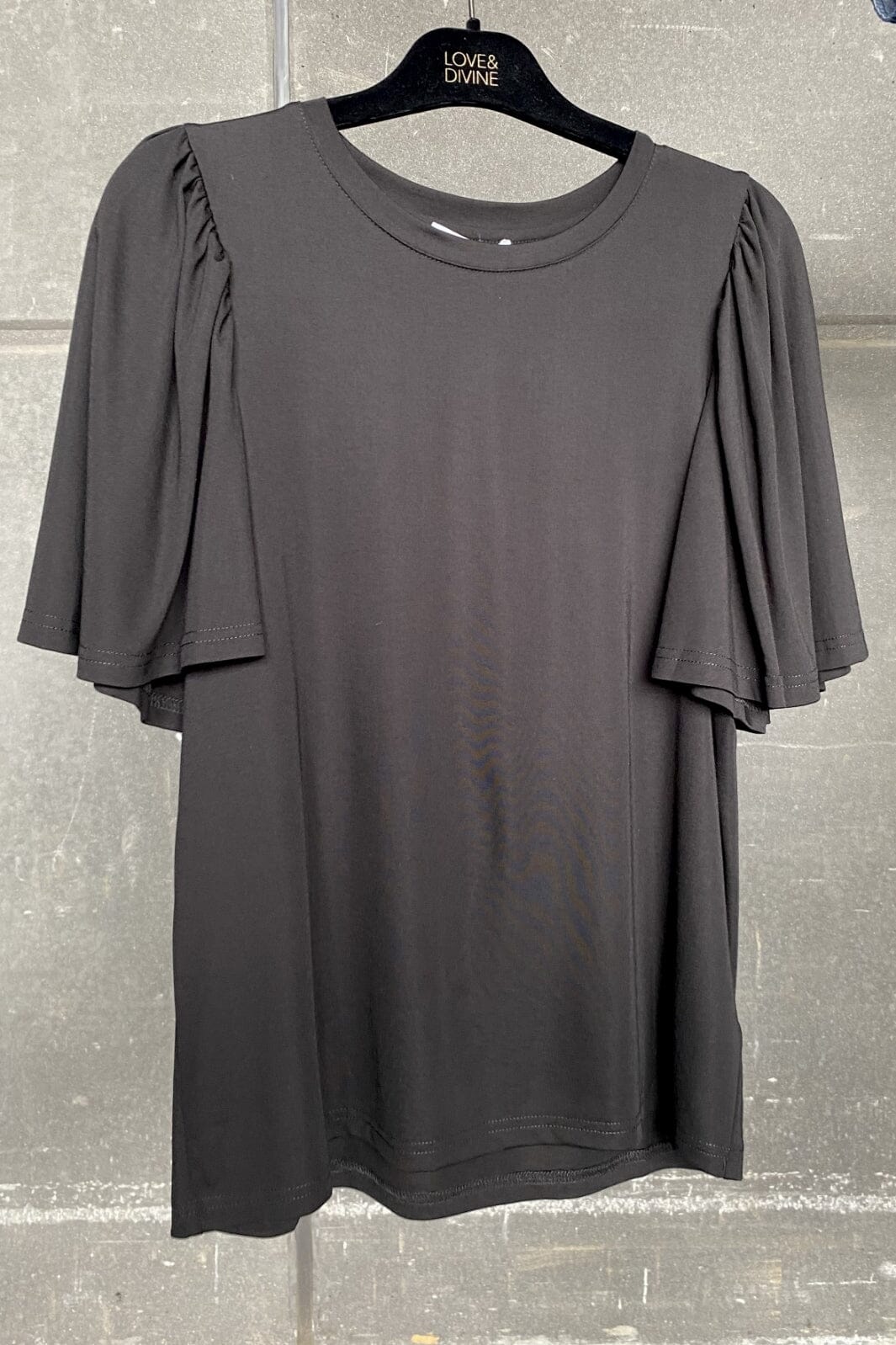 Love & Divine Love648-1 00 black
