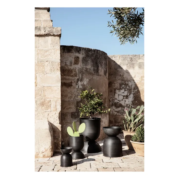 Ferm Living Pot Hourglass | Noir