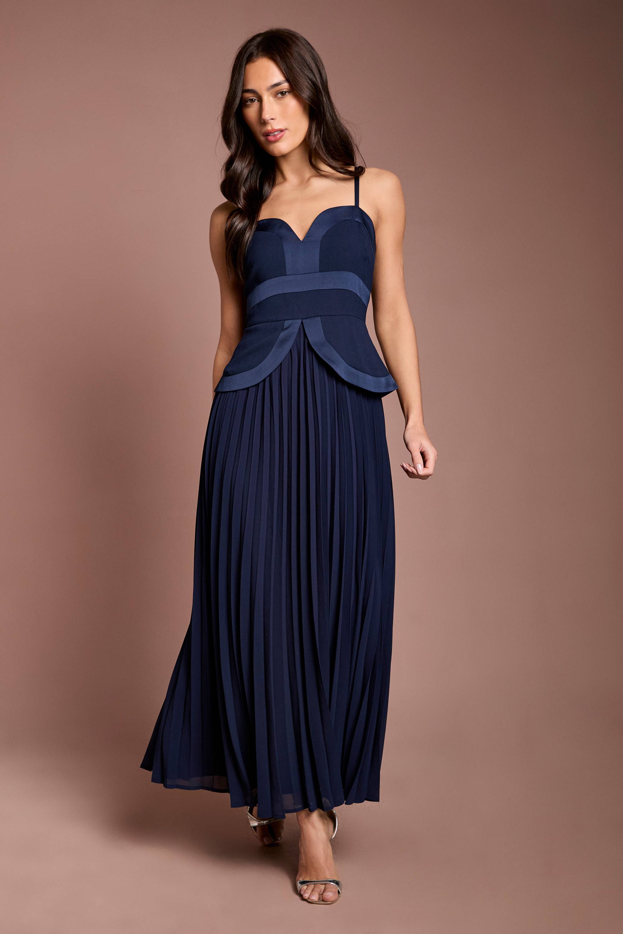 Coast Robe Longue En Crêpe À Bretelles