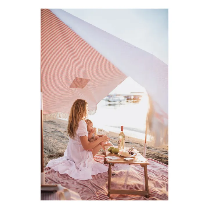 Business & Pleasure Co. Table de plage en teck