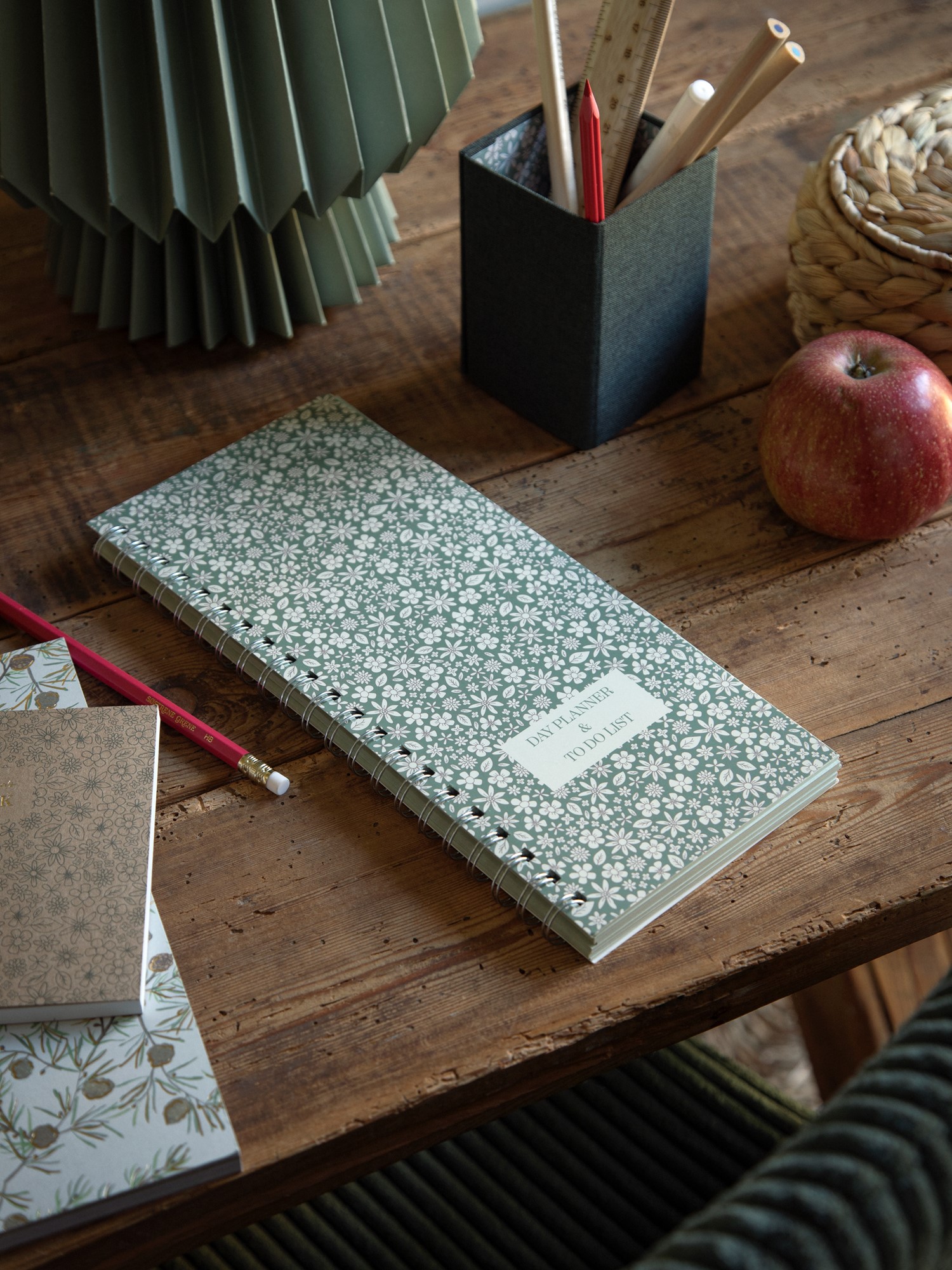 Planlægger 12 x 28 | Papir. 12 x 28 cm. 120 sider. | Moss Green