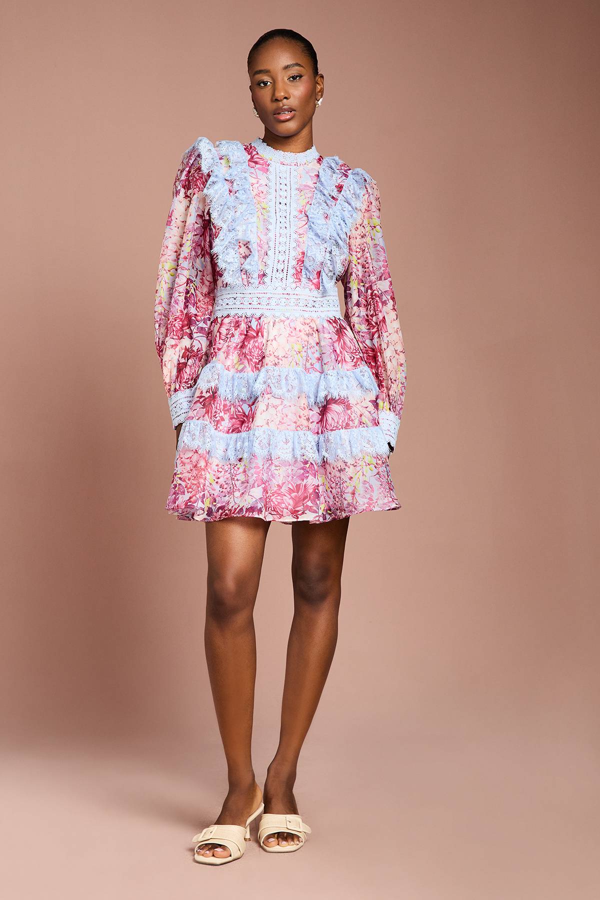 Coast Robe Mini à Manches Longues Imprimée avec Finitions en Dentelle