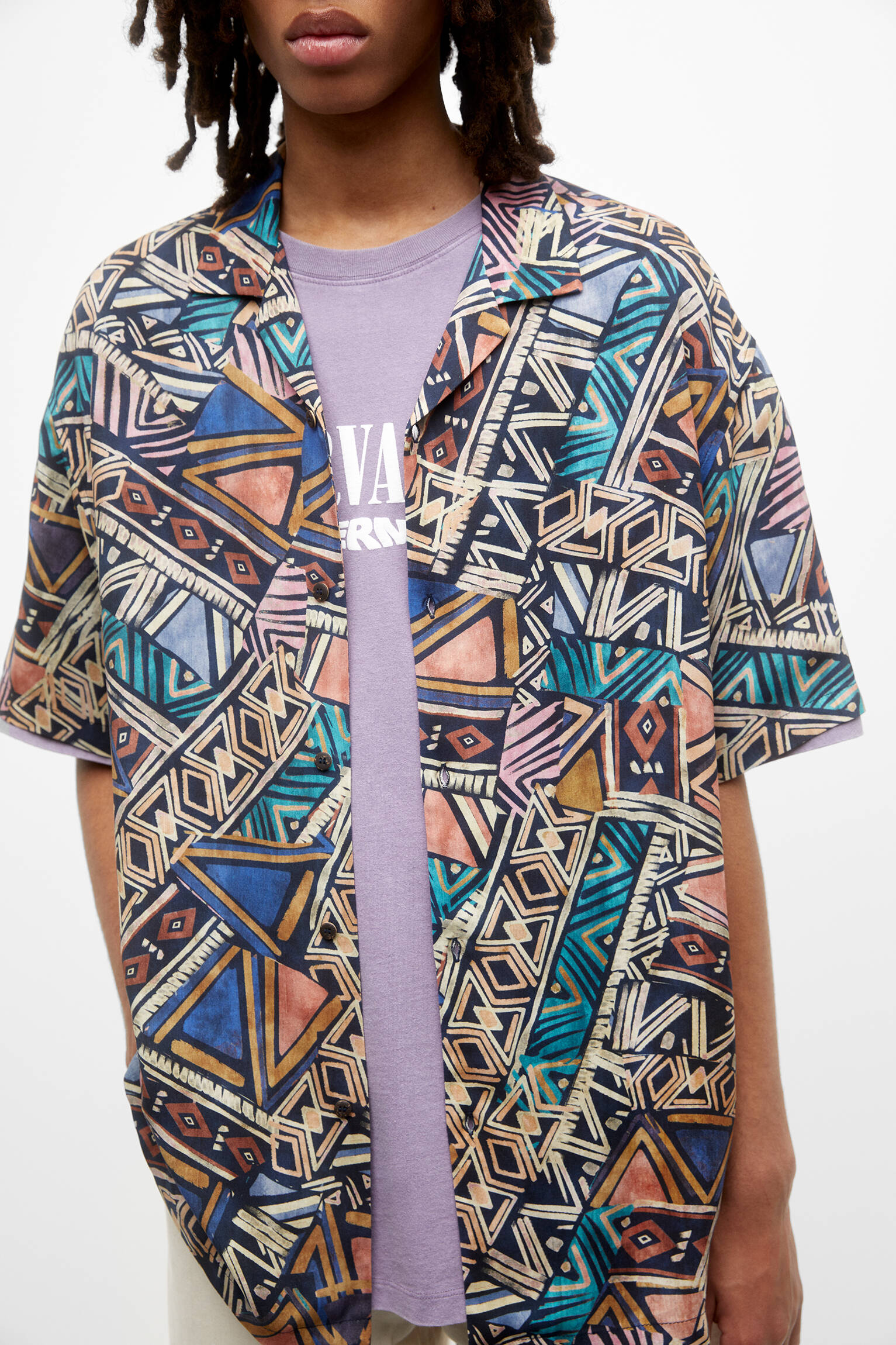 CAMISA RETRÔ DE MANGA CURTA - PRETA