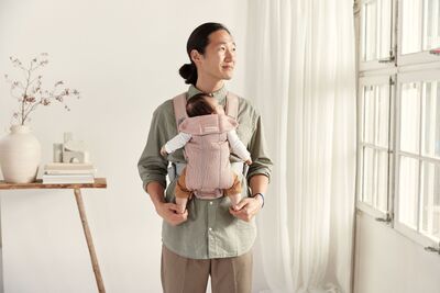 BabyBjörn Mini Bæresele 3D Mesh, Dusty Pink