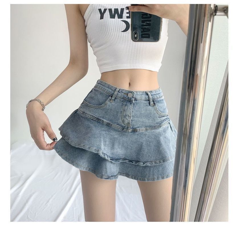 Rosesand - Laag uitgesneden, gewassen, gelaagde mini-denimrok met gerimpelde zoom